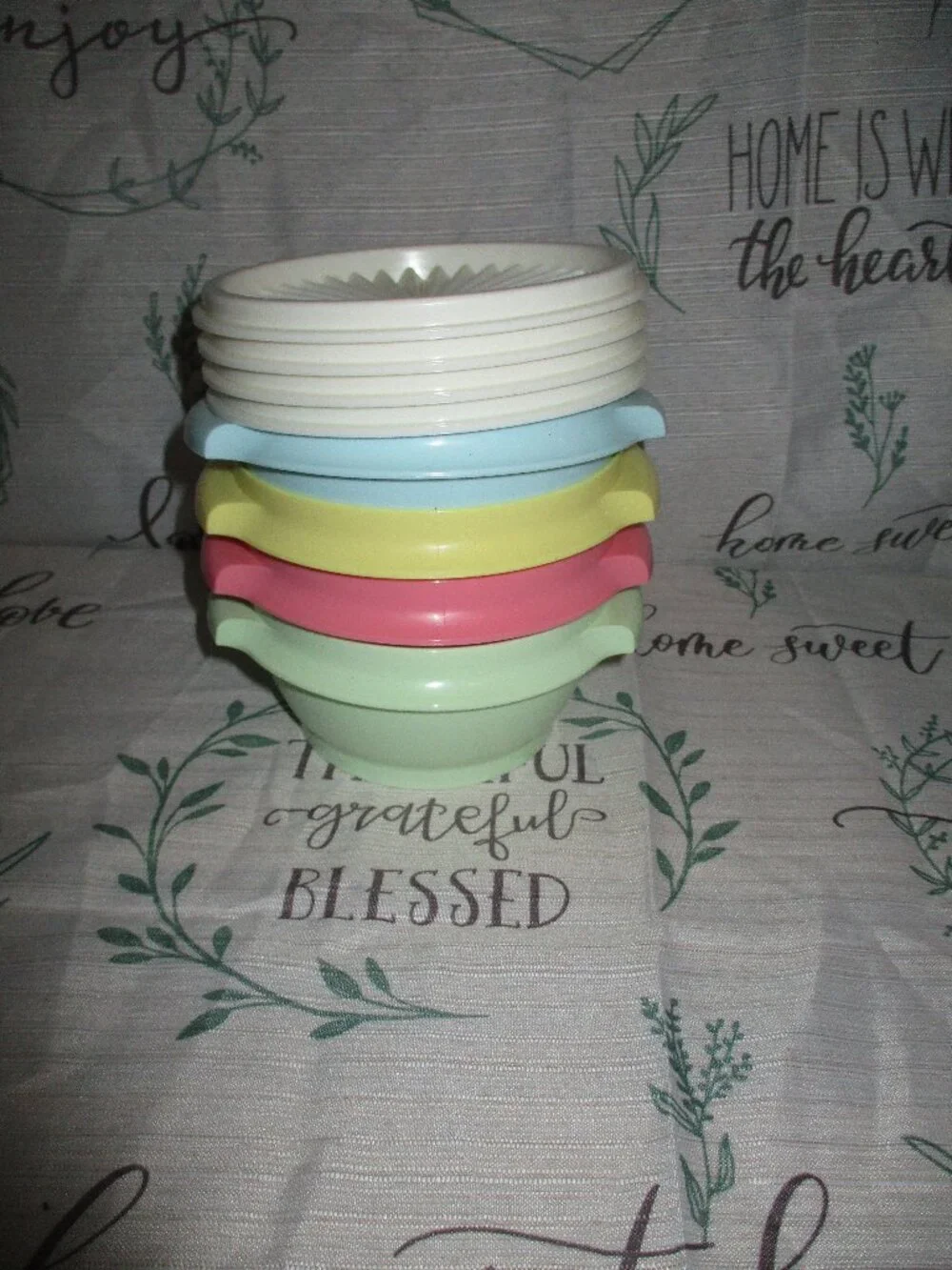 Tupperware Servalier Set/4